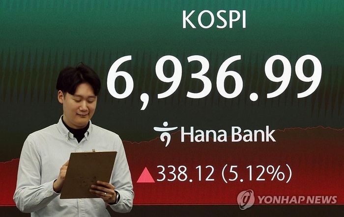 Cổ phiếu công nghệ thăng hoa giúp chứng khoán Hàn Quốc lập đỉnh. Ảnh: Yonhap