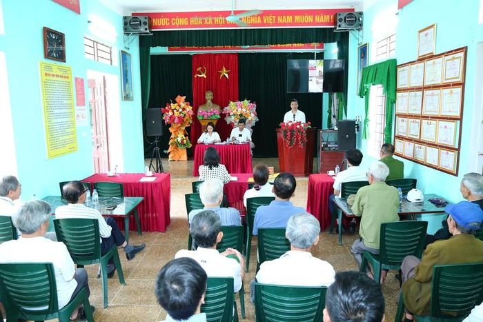 Toàn cảnh buổi sinh hoạt chi bộ phố Dinh Xá.