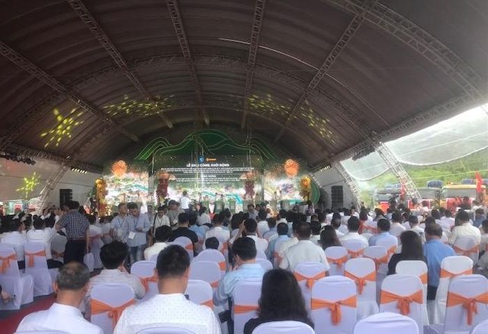 Toàn cảnh buổi khởi dông-khởi động vị trí số 5, Khu Thương mại tự do Đà Nẵng. Ảnh Ngô Anh Văn