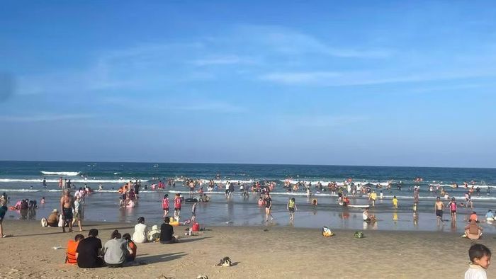  Bờ biển kéo dài qua nhiều tỉnh, thành của Việt Nam là điểm nhấn hấp dẫn du khách gần xa. Ảnh: Phương Vi 