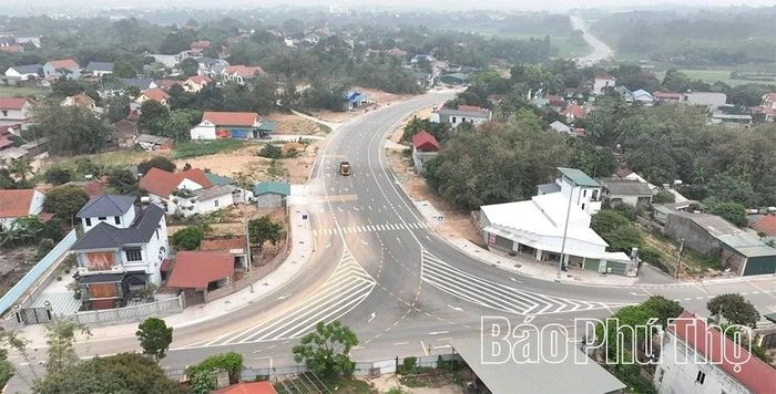 Tuyến đường giao thông tại xã Vạn Xuân được đầu tư xây dựng, tạo điều kiện thuận lợi, kết nối giao thông vùng.