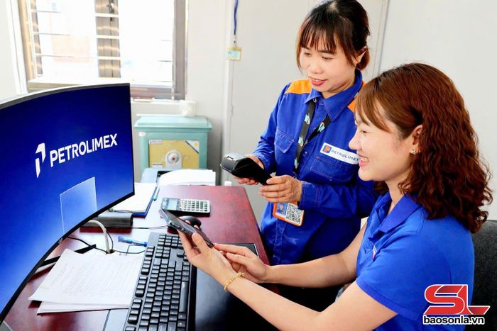 Petrolimex Sơn La chuyển đổi số trong hoạt động kinh doanh.