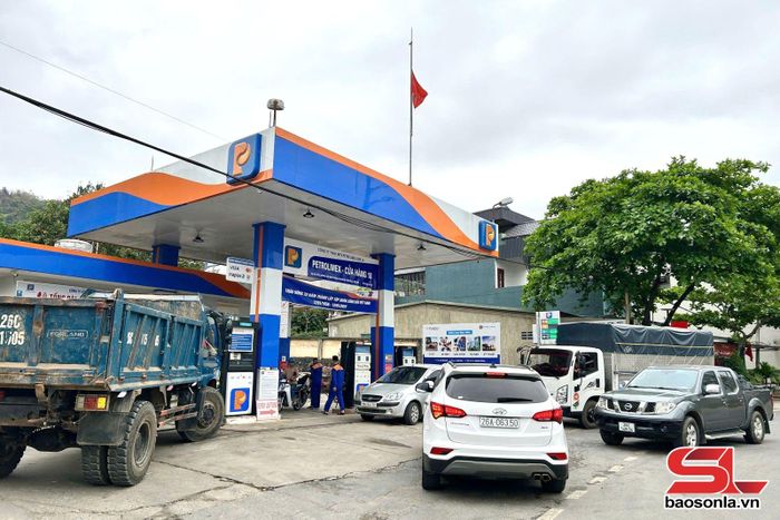 Cửa hàng xăng dầu số 18 của Petrolimex Sơn La tại xã Sông Mã.