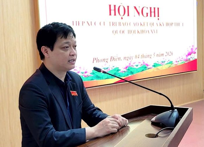 Đồng chí Nguyễn Hải Nam, ĐBQH hoạt động chuyên trách tại Ủy ban Kinh tế và Tài chính của Quốc hội khóa XVI thông tin đến cử tri những kết quả nổi bật của Kỳ họp thứ Nhất, Quốc hội khóa XVI. Ảnh: Minh Văn