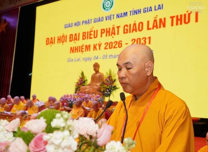 Thượng tọa Thích Nhuận Trí trình bày dự thảo chương trình hoạt động Phật sự nhiệm kỳ 2026-2031