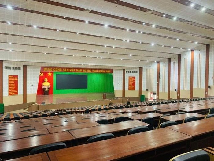 Tổng thể hội trường chính nơi diễn ra Đại hội đại biểu Phật giáo tỉnh Vĩnh Long lần thứ I, nhiệm kỳ 2026-2031
