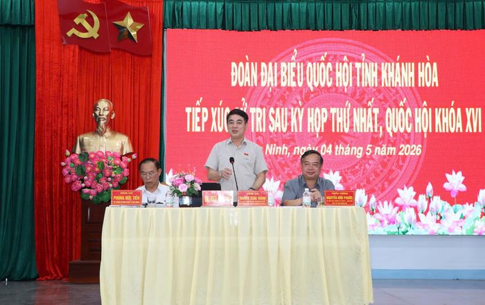 Ủy viên Trung ương Đảng, Phó Chủ nhiệm Ủy ban Kiểm tra Trung ương, Trưởng Đoàn ĐBQH tỉnh Khánh Hòa Nghiêm Xuân Thành phát biểu ý kiến