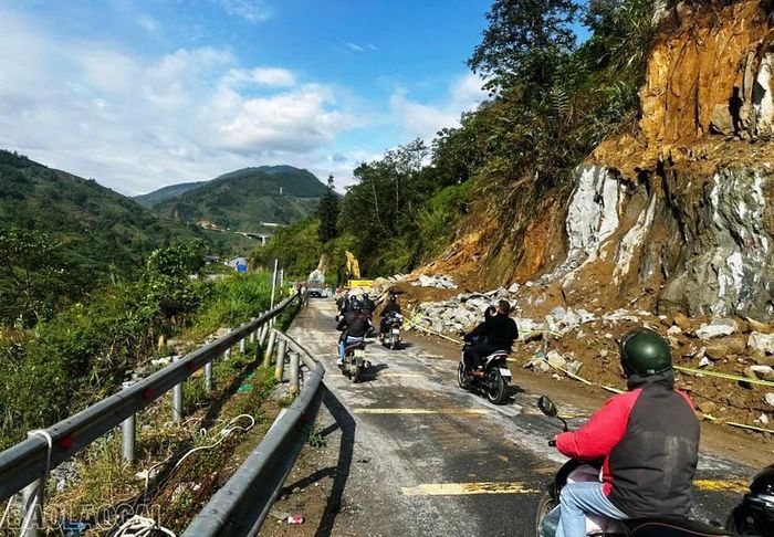 Đoạn sạt lở trên quốc lộ 4D nối Lào Cai - Sa Pa đã thông xe lúc 9 giờ sáng ngày 4/5/2026. Ảnh: Tiến Dũng