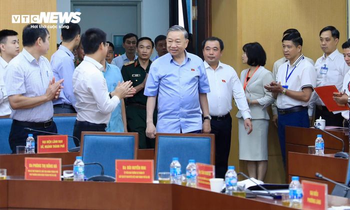 Tổng Bí thư, Chủ tịch nước Tô Lâm, Bí thư Thành ủy Hà Nội Trần Đức Thắng và các đại biểu tại hội nghị.