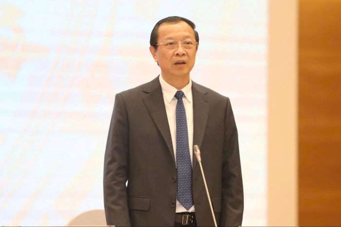 Thứ trưởng Bộ Giáo dục và Đào tạo Phạm Ngọc Thưởng chia sẻ tại họp báo Chính phủ chiều 4-5. Ảnh: Đình Hiệp