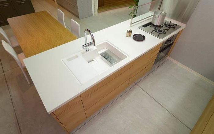 Việc để bếp và bồn rửa quá gần nhau có thể cản trở dòng chảy tài lộc, khiến năng lượng của sự thịnh vượng bị phá vỡ.