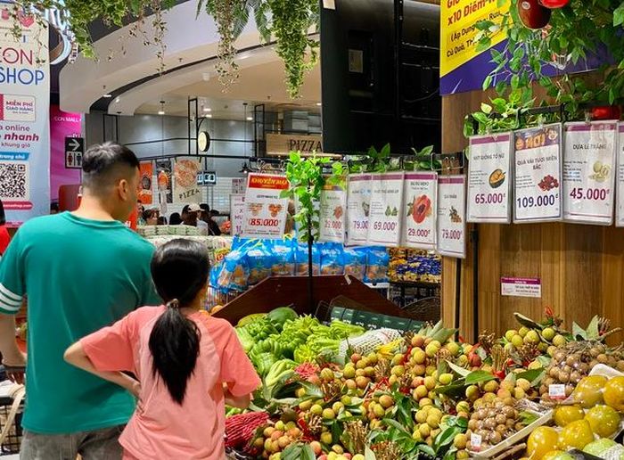 Vải là một trong những loại hoa quả được nhiều người tiêu dùng ưa chuộng.