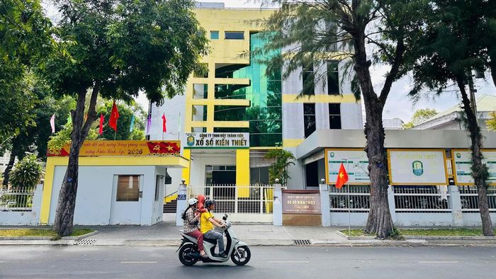 Kho của Công ty XSKT Trà Vinh được cho thuê làm trụ sở. (Ảnh: Trung Ngãi).