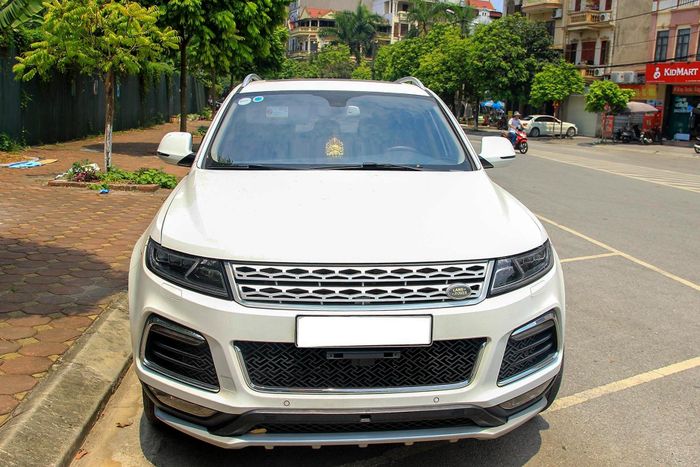  Zoyte T600 - mẫu SUV từng được bán tại Việt Nam giai đoạn 2019-2020 với thiết kế tương tự Land Rover Evoque. Ảnh: Mạnh Quân.