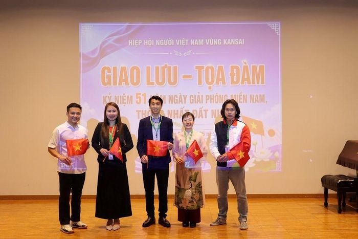 Các đại biểu tại tọa đàm