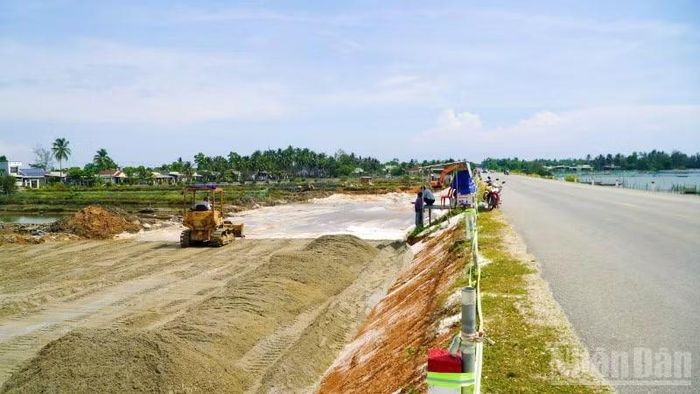 Hiện chủ đầu tư đã bàn giao mặt bằng cho đơn vị thi công được 24,14/26,5km, đạt 91%.