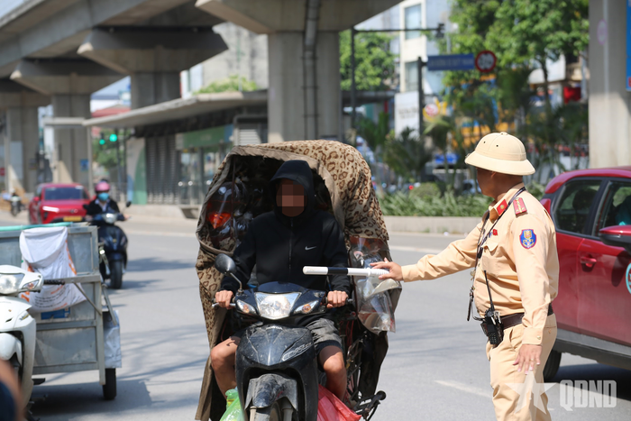  Một số hình ảnh các trường hợp vi phạm bị lực lượng chức năng phát hiện, xử lý trong sáng 5-5. 