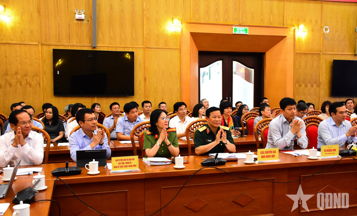 Các đại biểu dự hội thảo. 