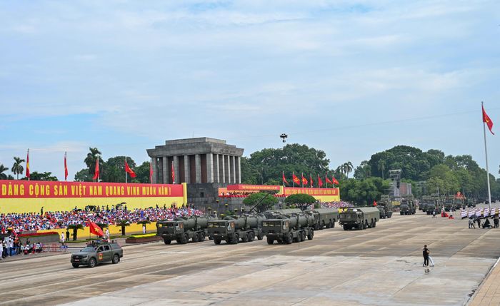  Hệ thống khí tài của lực lượng Hải quân nhân dân Việt Nam tham gia diễu binh, diễu hành tại Lễ kỷ niệm 80 năm Cách mạng Tháng Tám và Quốc khánh 2-9, năm 2025. Ảnh: ĐỖ TRUNG 
