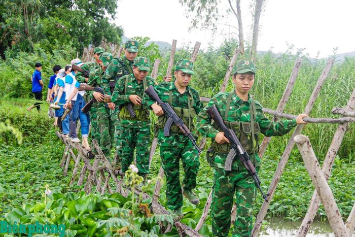 Mô hình “Thanh niên làm chủ biên giới” của tuổi trẻ Bộ đội Biên phòng tỉnh An Giang góp phần bảo vệ vững chắc chủ quyền, an ninh biên giới quốc gia. Ảnh: Thanh Xuân