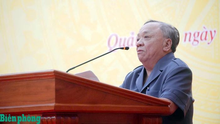 Cử tri phát biểu những kiến nghị, đề xuất. Ảnh: Ngọc Mai