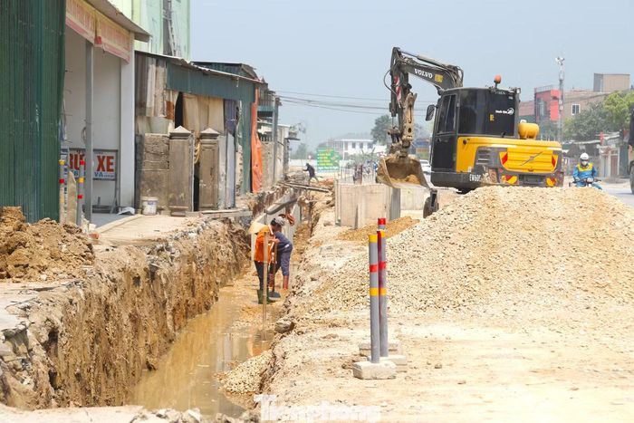 Thi công mở rộng, nâng cấp Quốc lộ 46 qua xã Kim Liên, Nghệ An.