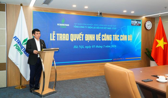 Phó Tổng Giám đốc phụ trách Ban điều hành Petrovietnam Lê Xuân Huyên đề nghị tân Phó Tổng Giám đốc PV Power sớm bắt nhịp công việc, phát huy năng lực chuyên môn, kinh nghiệm thực tiễn, cùng tập thể lãnh đạo Tổng công ty nâng cao hiệu quả quản trị, điều hành, đáp ứng yêu cầu phát triển trong giai đoạn mới.