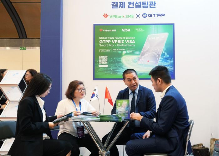 VPBank SME tư vấn chuyên sâu giải pháp thẻ VPBiz Visa Platinum - phù hợp với nhu cầu dòng tiền và chiến lược giao thương trên GTPP (Global Trade Payment Platform)
