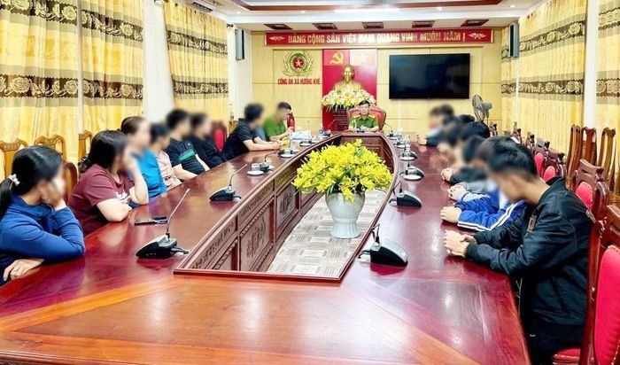 Lực lượng chức năng phối hợp cùng gia đình và nhà trường tiến hành gọi hỏi, răn đe...