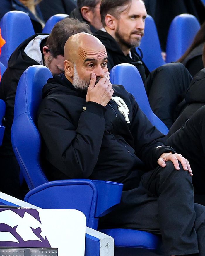 Những khoảnh khắc đắt giá của Pep Guardiola, có thể đặt dấu chấm hết cho Man City ở cuộc đua vô địch Ngoại hạng Anh với Arsenal. Ảnh: B/R Football