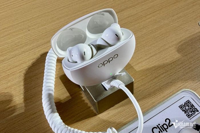 Oppo Enco Clip 2. Ảnh: Lê Mỹ