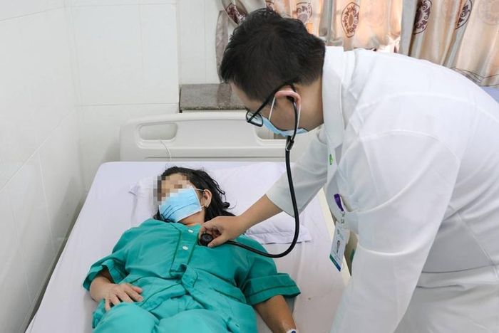 86 người nhập viện sau khi ăn bánh mì tại tiệm bánh mì Q.H.