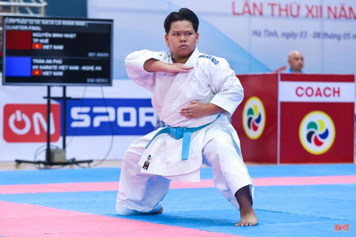 Tất cả các vận động viên đều nỗ lực, quyết tâm cao để giành thành tích cao nhất. Dự kiến, lễ bế mạc giải đấu sẽ diễn ra vào khoảng 10 giờ, sáng 8/5.