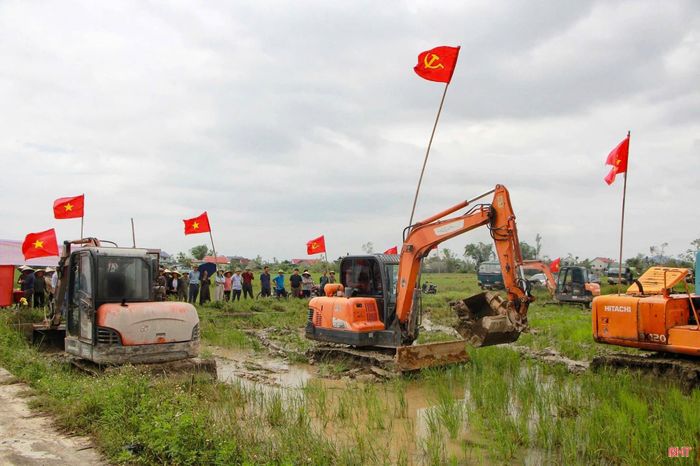 Hà Tĩnh đẩy mạnh thực hiện chuyển đổi, tập trung, tích tụ ruộng đất nhằm tái cơ cấu ngành nông nghiệp, phát triển sản xuất quy mô lớn.