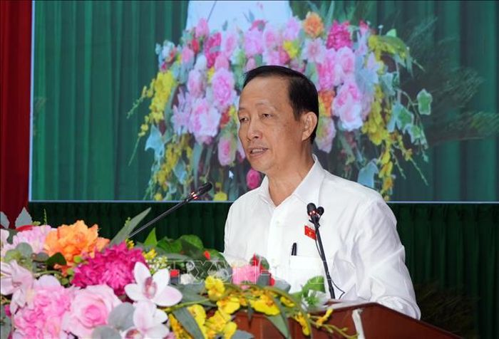 Phó Chủ tịch UBND tỉnh Vĩnh Long Nguyễn Trúc Sơn phát biểu tại hội nghị.
