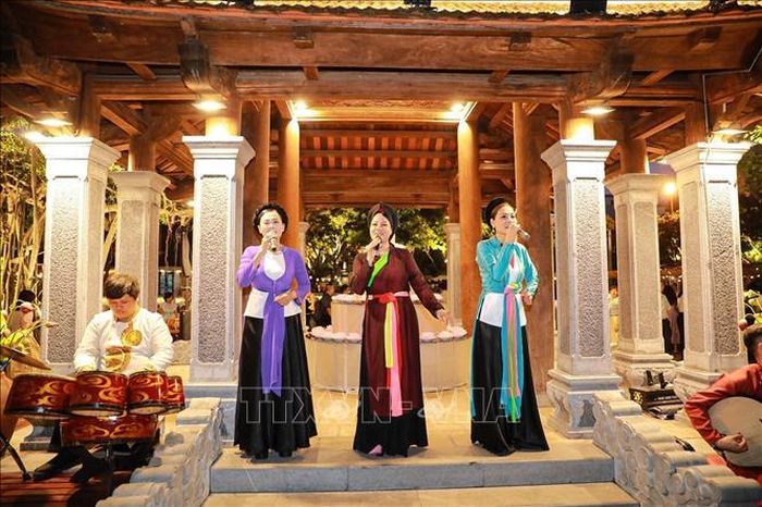 Tiết mục nghệ thuật tại chương trình.