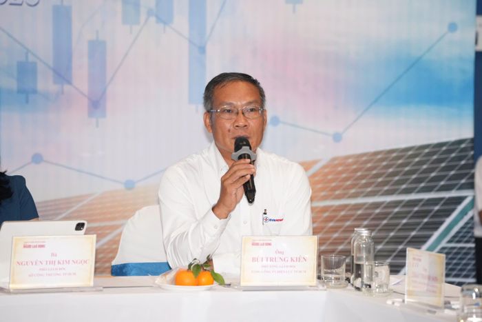 Ông Bùi Trung Kiên, Phó Tổng Giám đốc Tổng Công ty Điện lực TP. Hồ Chí Minh (EVNHCMC) phát biểu tại hội thảo. Ảnh: Thanh Vũ-TTXVN