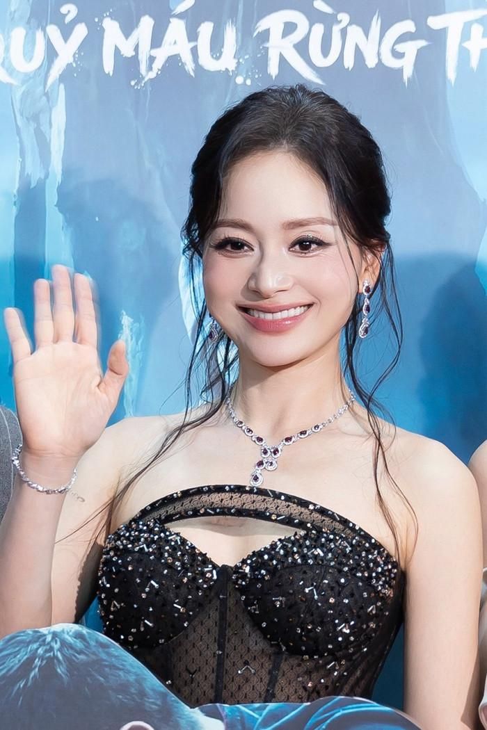 Lan Phương duy trì hoạt động nghệ thuật ổn định.