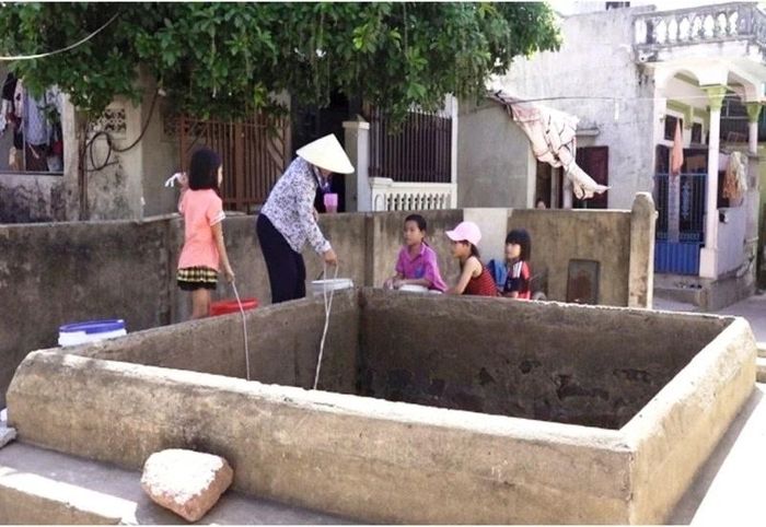 Bao đời nay, những giếng cổ này vẫn được người dân sử dụng