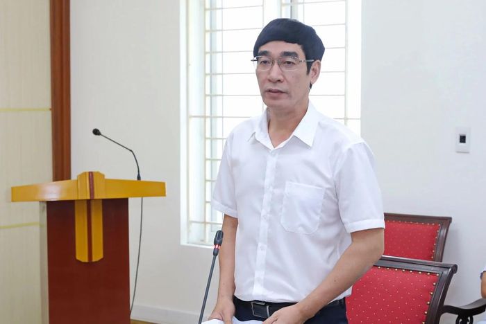 Trưởng Ban Nội chính Tỉnh ủy Nguyễn Ngọc Tiến trình bày báo cáo về kết quả hoạt động của các cơ quan khối nội chính và Ban Nội chính Tỉnh ủy từ đầu năm 2026 đến nay; phương hướng, nhiệm vụ trọng tâm trong thời gian tới.