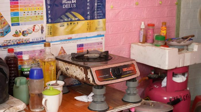 Góc nhỏ nấu ăn trong căn phòng trọ luôn được sắp xếp gọn gàng