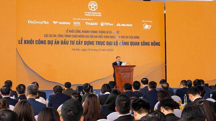 Ông Trần Đăng Khoa, Chủ tịch Đại Quang Minh, đại diện liên danh các nhà đầu tư phát biểu tại lễ khởi công Trục đại lộ cảnh quan Sông Hồng. (Ảnh tư liệu: Hoàng Huy).