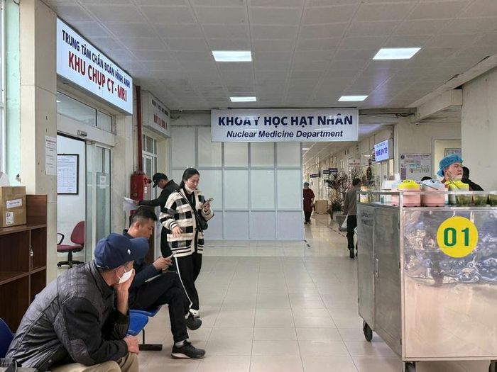 Từ 1/7, Bộ Y tế còn 10 thủ tục hành chính chỉ thực hiện tại cấp Bộ. Đây đều là các thủ tục mang tính chuyên môn kỹ thuật sâu, phức tạp, cần có sự tham gia đánh giá của các chuyên gia đầu ngành...Ảnh: VGP