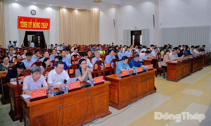 Quang cảnh hội nghị.
