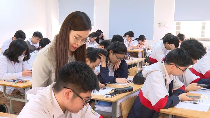 Không khí ôn tập tại lớp 12, Trường THPT Lào Cai diễn ra khẩn trương, tập trung và đầy quyết tâm trong những ngày cận kề kỳ thi.