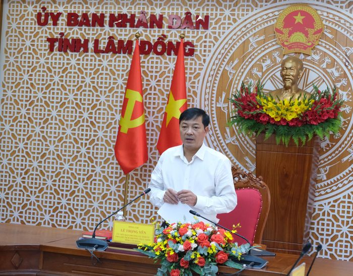 Ủy viên Ban Thường vụ Tỉnh ủy, Phó Chủ tịch Thường trực UBND tỉnh Lê Trọng Yên phát biểu tại cuộc họp