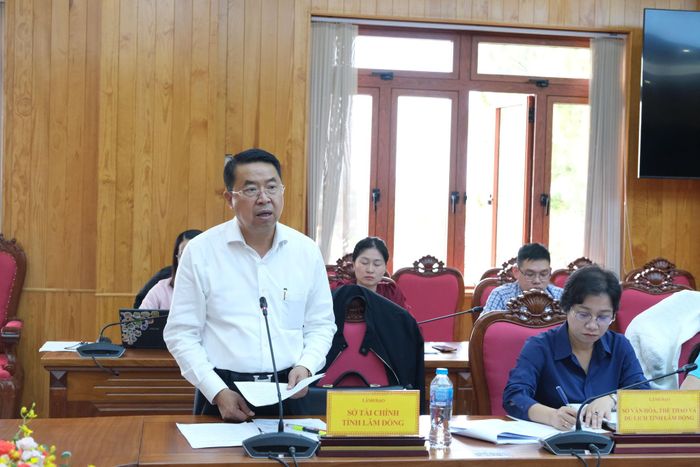 Giám đốc Sở Tài chính Tôn Thiện San báo cáo tình hình triển khai nhiệm vụ 4 tháng đầu năm 2026