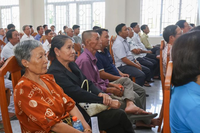 Cử tri phường Mũi Né tham dự hội nghị