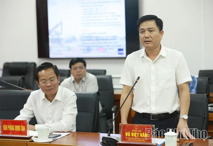 Đồng chí Phó Chủ tịch UBND tỉnh Vũ Việt Văn phát biểu tại buổi làm việc.