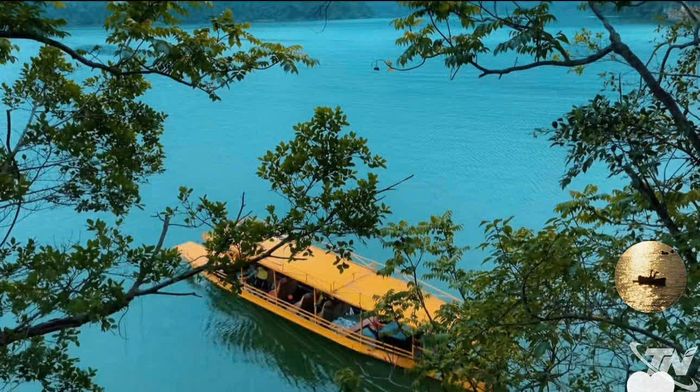 Vẻ đẹp đảo Bà Góa, hồ Ba Bể qua V-Log của giới trẻ Thái Nguyên.